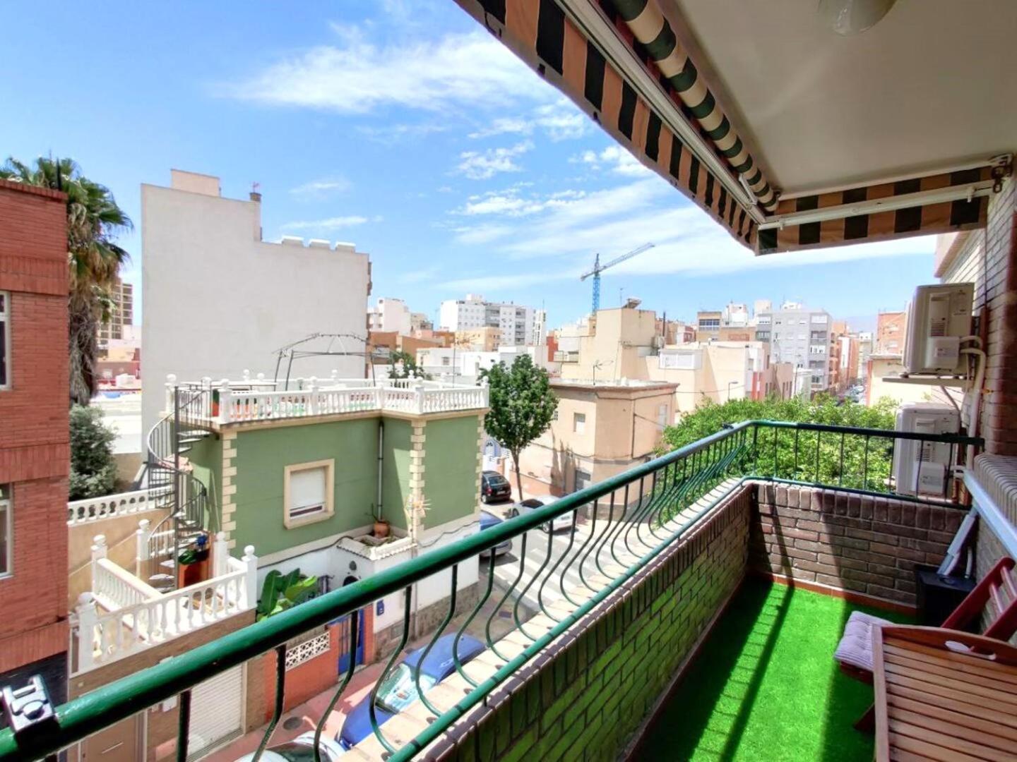 Piso Grande Cerca Playa Con 5 Aires Acondicionados Appartement Almería Buitenkant foto